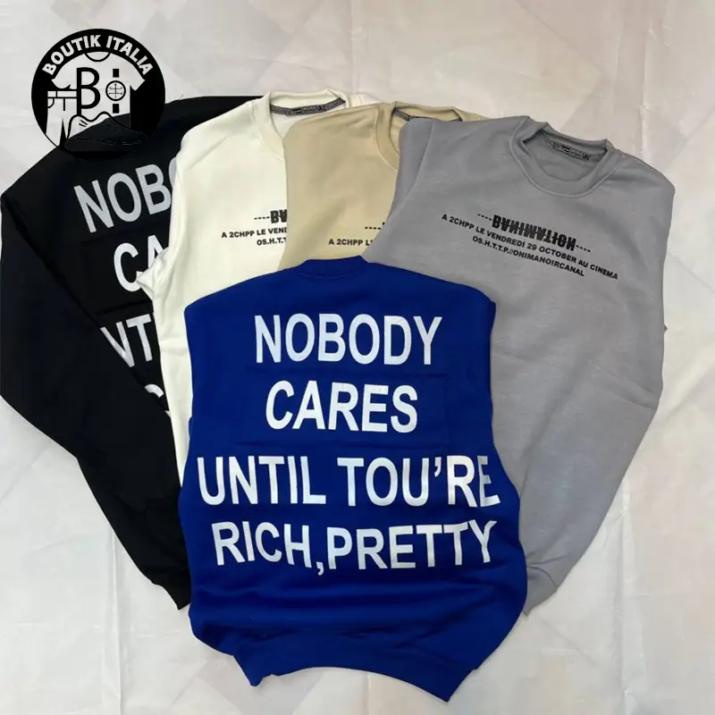 «دورس ۳ نخ مردانه با قواره باکسی، داخل کرک، رنگ طوسی-مشکی، برند بوتیک ایتالیا، مدل کد ۱۲۵، مناسب فصل سرد، دارای کشماندگی مناسب، دو جیب جانبی، مناسب استایل روزمره و ورزشی مردانه.»